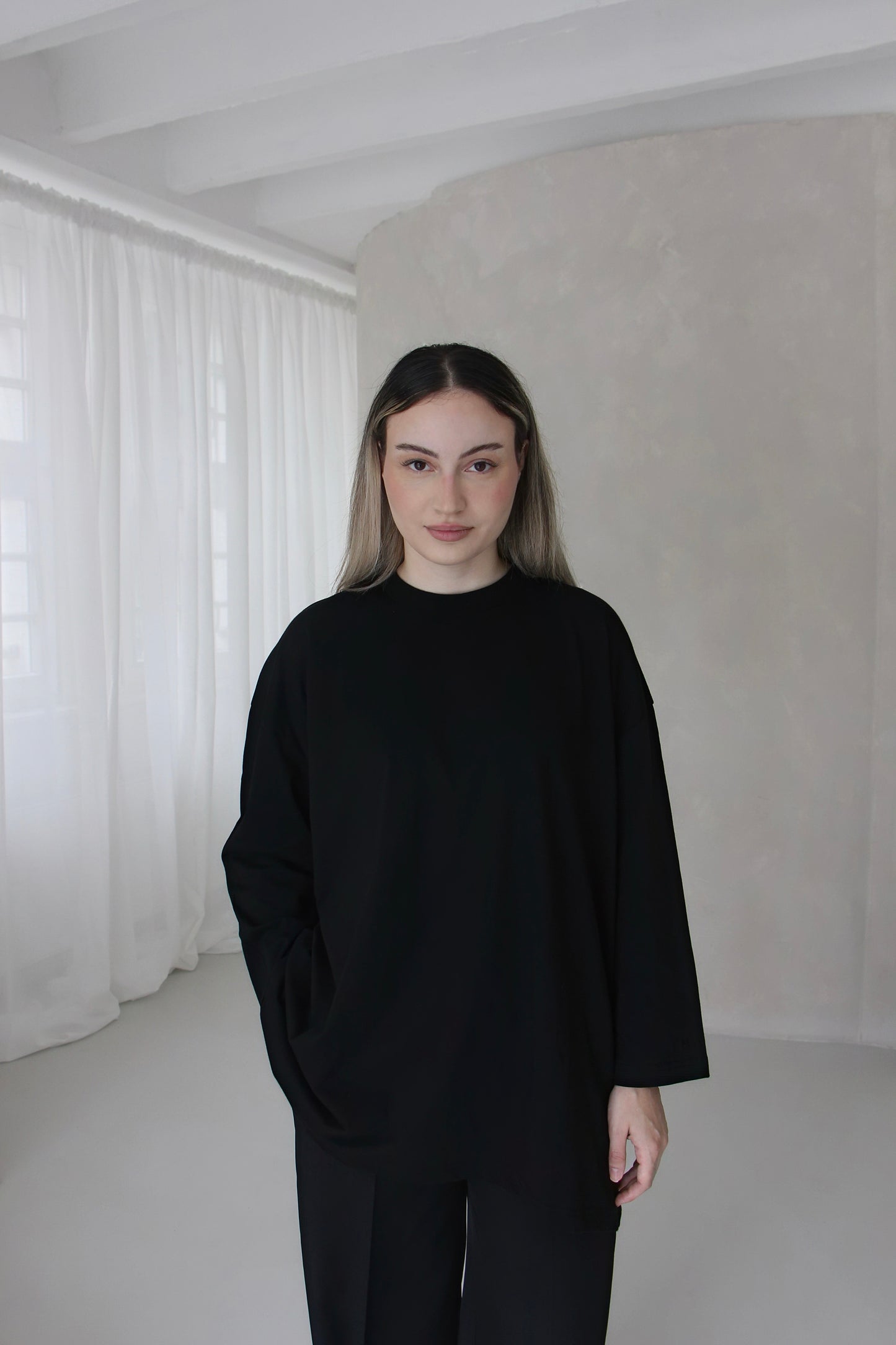 Basic Longsleeve in BLACK